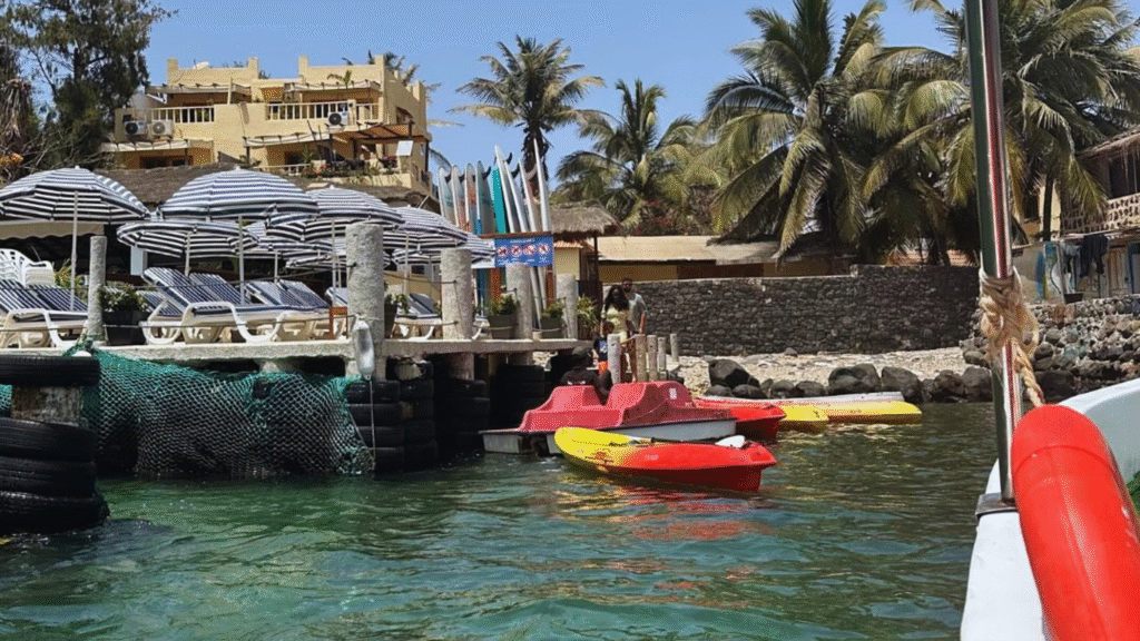 Faire du jet ski-paddle-canoë au Sénégal