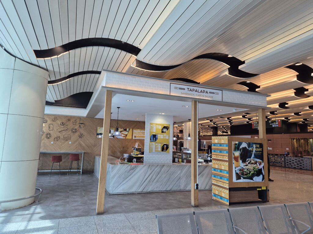 Se restaurer à l'aéroport Blaise Diagne